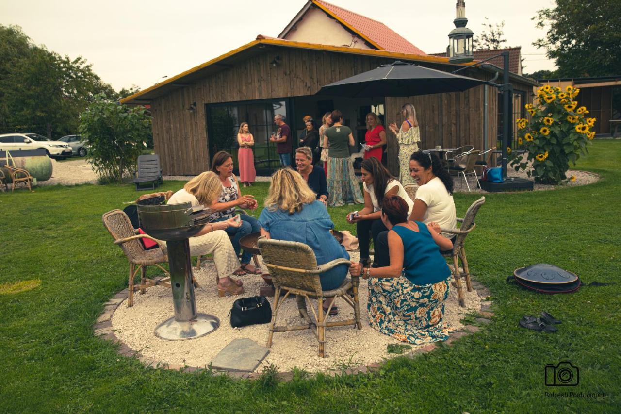 De Wabisabiboerderij Acomodação com café da manhã Oedelem Exterior foto